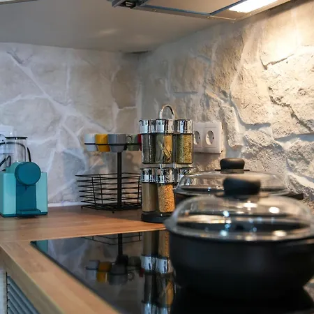 Amelie Old Town Апартаменты *